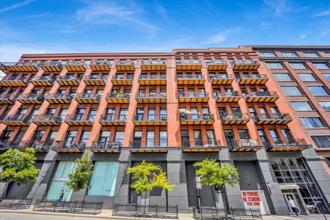 Photo of 616 W Fulton Street #212, Chicago, IL 60661 (MLS # 12682001)