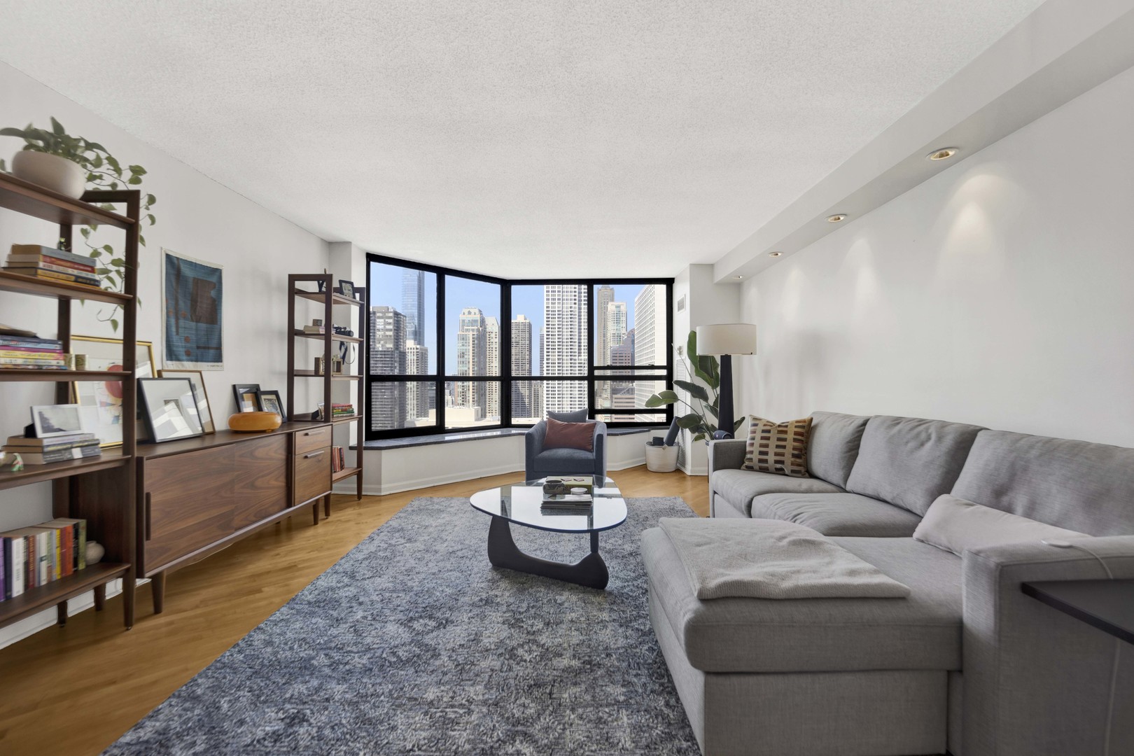 405 N WABASH Avenue 2614