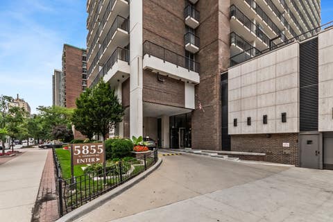 Photo of 5855 N SHERIDAN Road #19F, Chicago, IL 60660 (MLS # 12722744)