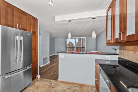 Tiny photo for 5855 N SHERIDAN Road #19F, Chicago, IL 60660 (MLS # 12722744)