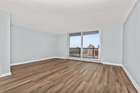 Tiny photo for 5855 N SHERIDAN Road #19F, Chicago, IL 60660 (MLS # 12722744)