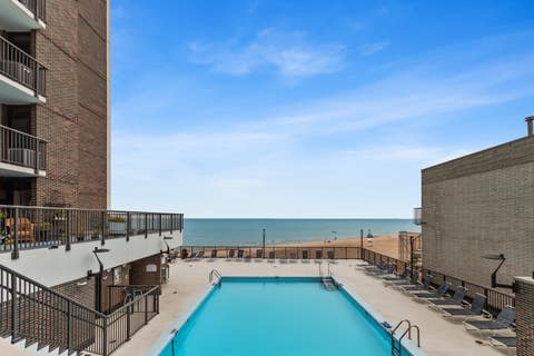 Tiny photo for 5855 N SHERIDAN Road #19F, Chicago, IL 60660 (MLS # 12722744)