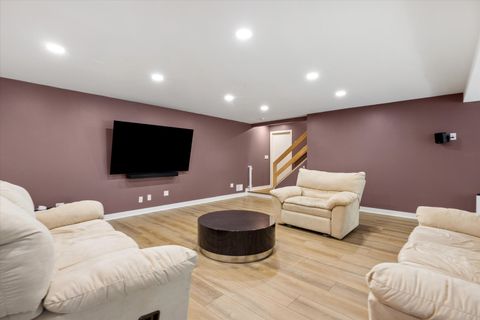 Tiny photo for 125 Circle Ridge Drive, Burr Ridge, IL 60527 (MLS # 12652076)