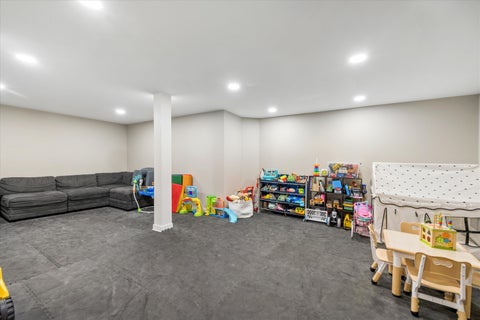 Tiny photo for 125 Circle Ridge Drive, Burr Ridge, IL 60527 (MLS # 12652076)