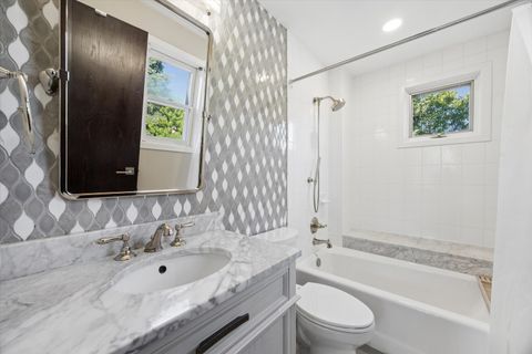 Tiny photo for 125 Circle Ridge Drive, Burr Ridge, IL 60527 (MLS # 12652076)