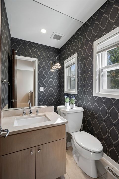 Tiny photo for 125 Circle Ridge Drive, Burr Ridge, IL 60527 (MLS # 12652076)