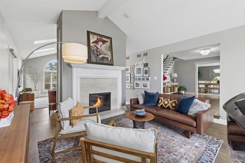 Tiny photo for 11602 Briarwood Lane, Burr Ridge, IL 60527 (MLS # 12608641)