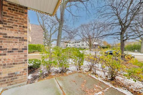 Tiny photo for 3110 Pheasant Creek Drive #104, Northbrook, IL 60062 (MLS # 12664223)