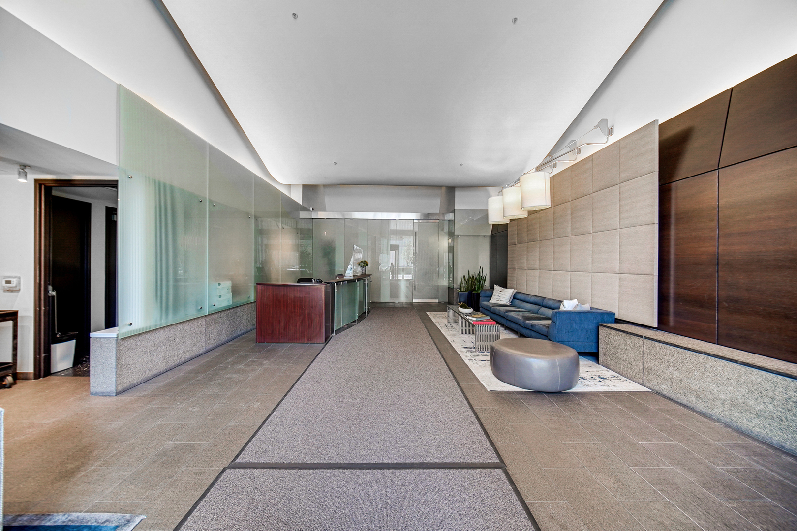 240 E Illinois Street 1004