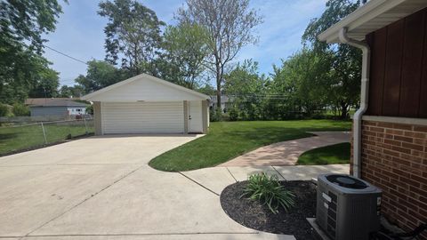 Tiny photo for Oak Lawn, IL 60453 (MLS # 12656713)
