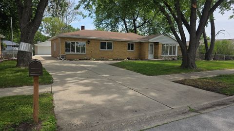 Photo of Oak Lawn, IL 60453 (MLS # 12656713)