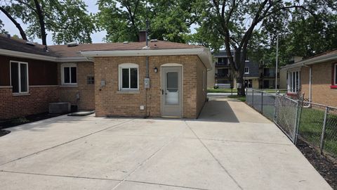 Tiny photo for Oak Lawn, IL 60453 (MLS # 12656713)