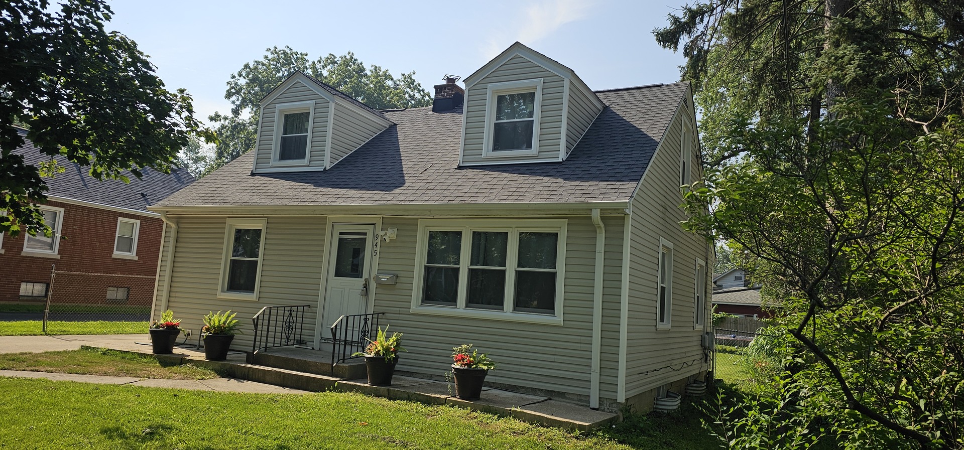 945 Ziegler Avenue