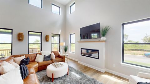 Tiny photo for Lot 14 Faiths Way, Bettendorf, IA 52722 (MLS # QC4269979)