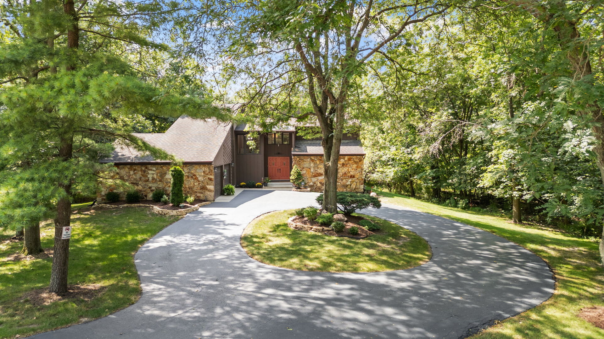 1420 Pine Grove Lane