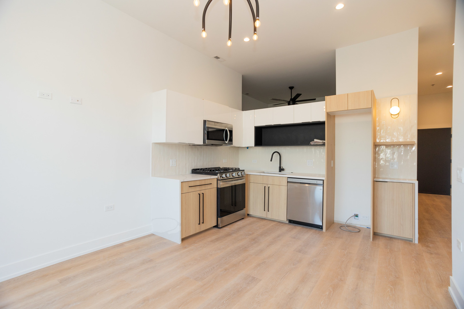 2042 W Irving Park Road 204