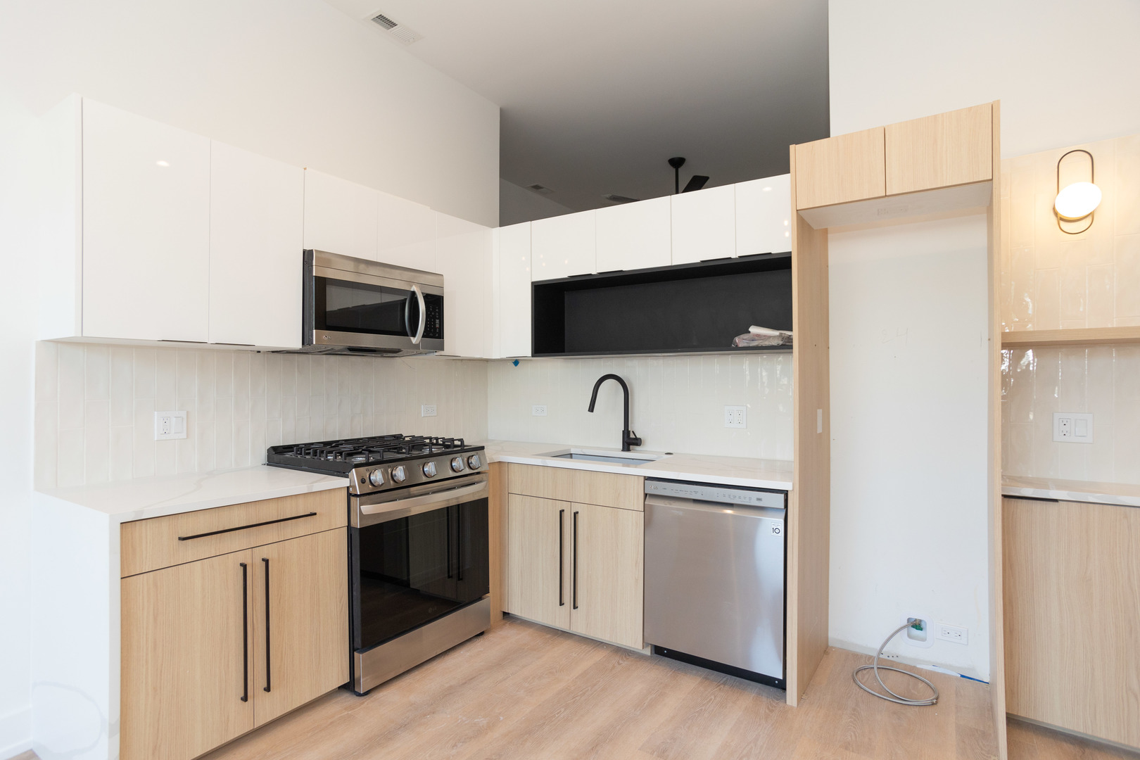 2042 W Irving Park Road 204