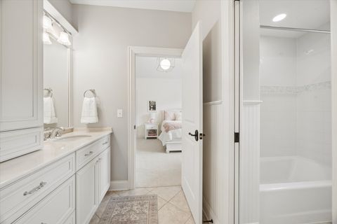 Tiny photo for 122 Arthur Avenue, Clarendon Hills, IL 60514 (MLS # 12669880)