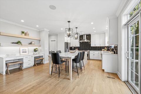 Tiny photo for 383 N Larch Avenue, Elmhurst, IL 60126 (MLS # 12616899)