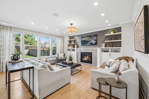 Tiny photo for 383 N Larch Avenue, Elmhurst, IL 60126 (MLS # 12616899)