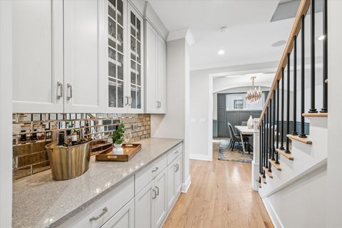 Tiny photo for 383 N Larch Avenue, Elmhurst, IL 60126 (MLS # 12616899)