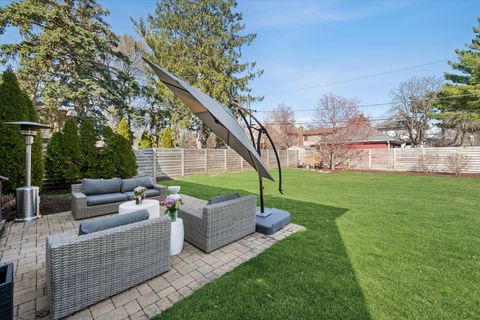 Tiny photo for 383 N Larch Avenue, Elmhurst, IL 60126 (MLS # 12616899)