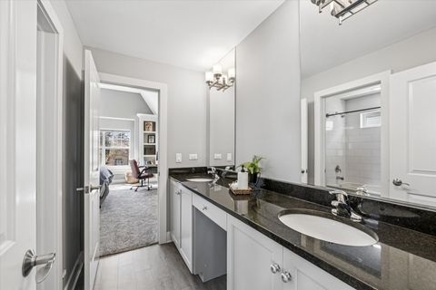 Tiny photo for 383 N Larch Avenue, Elmhurst, IL 60126 (MLS # 12616899)