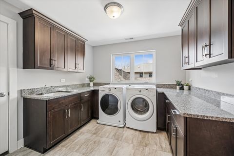 Tiny photo for 383 N Larch Avenue, Elmhurst, IL 60126 (MLS # 12616899)