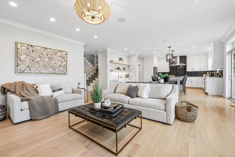 Tiny photo for 383 N Larch Avenue, Elmhurst, IL 60126 (MLS # 12616899)