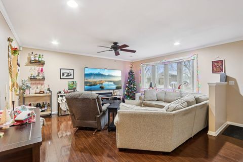 Tiny photo for 641 Winthrop Avenue, Glendale Heights, IL 60139 (MLS # 12539482)