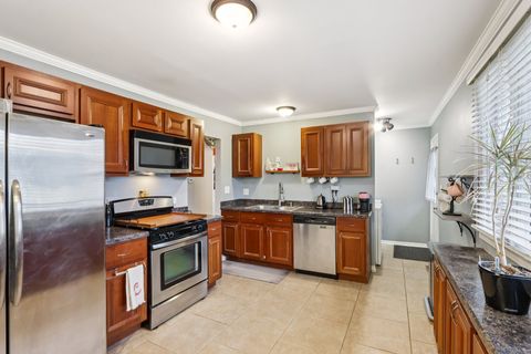 Tiny photo for 641 Winthrop Avenue, Glendale Heights, IL 60139 (MLS # 12539482)