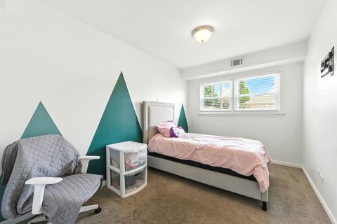 Tiny photo for 5754 W Lawrence Avenue #1, Chicago, IL 60630 (MLS # 12534269)