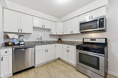 Tiny photo for 5754 W Lawrence Avenue #1, Chicago, IL 60630 (MLS # 12534269)