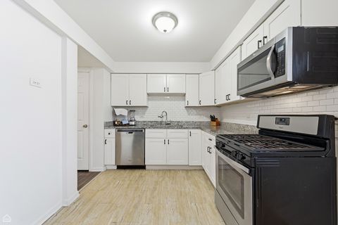 Tiny photo for 5754 W Lawrence Avenue #1, Chicago, IL 60630 (MLS # 12534269)