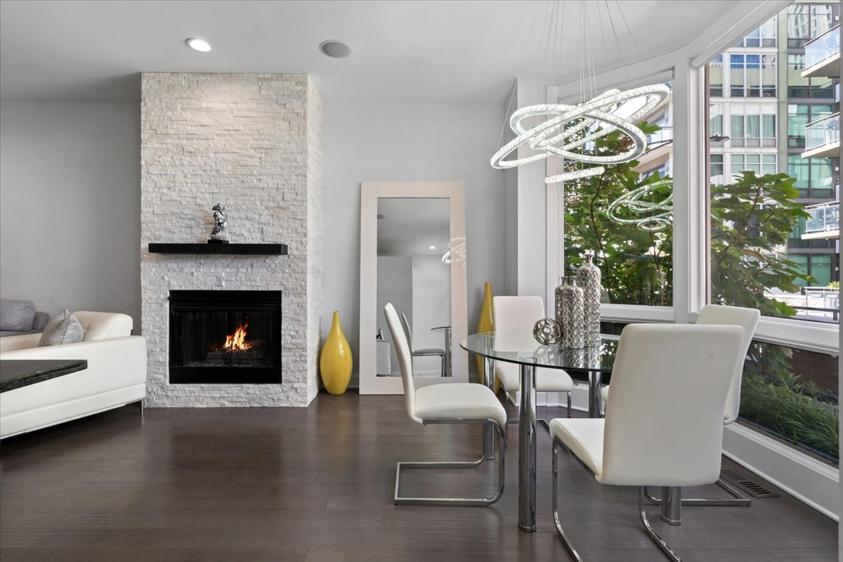 641 W Wayman Street B