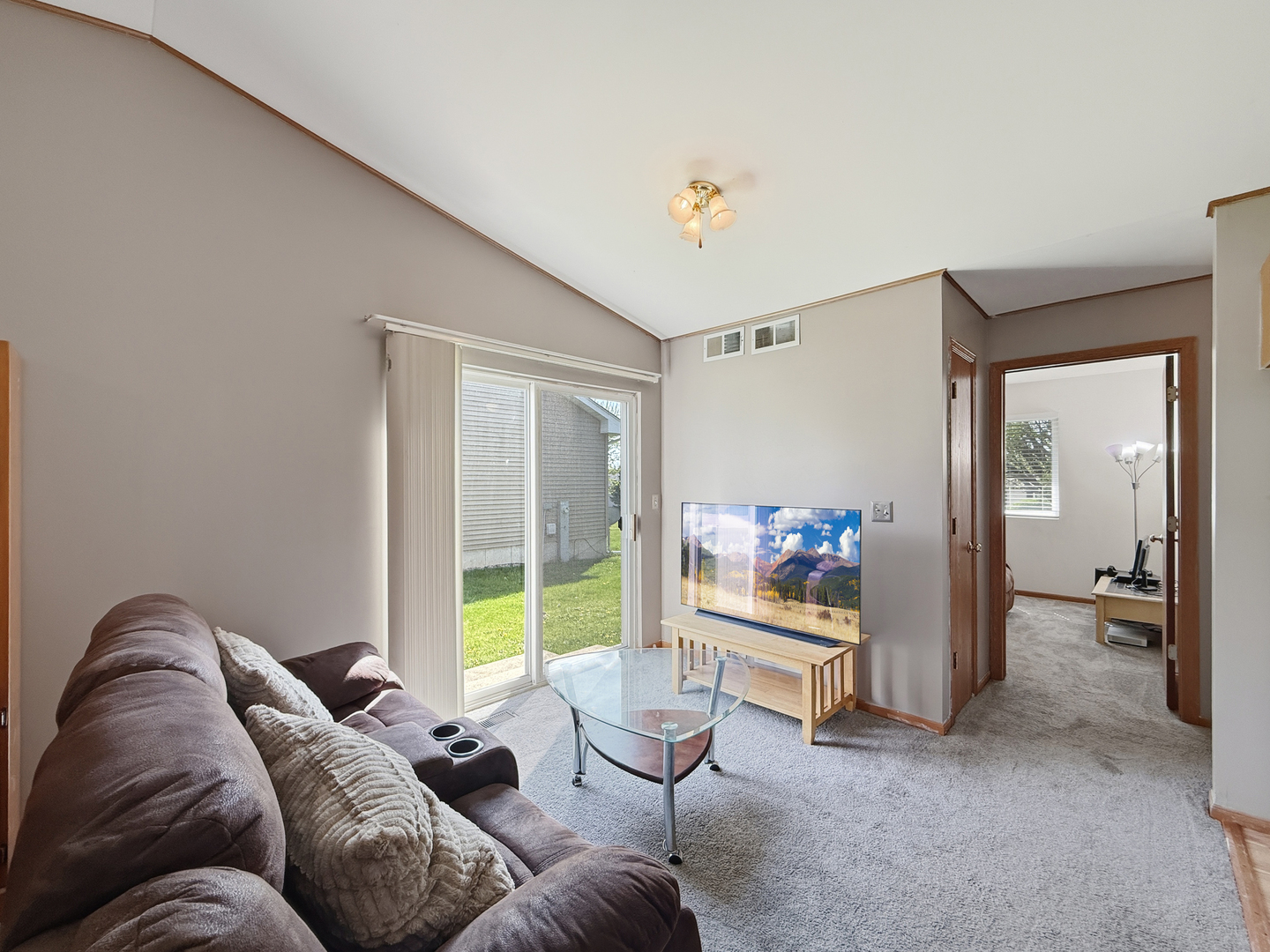 500 1/2 Johnson Street