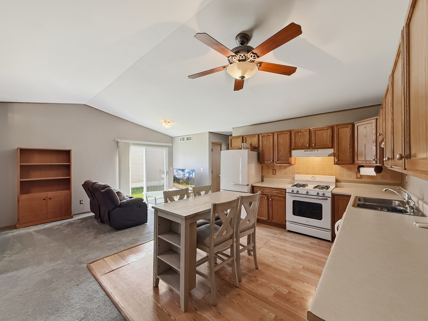 500 1/2 Johnson Street