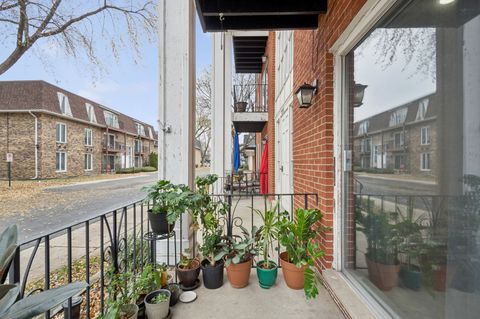 Tiny photo for 5721 Circle Drive #102, Oak Lawn, IL 60453 (MLS # 12525839)