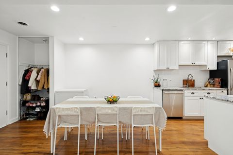 Tiny photo for 5721 Circle Drive #102, Oak Lawn, IL 60453 (MLS # 12525839)