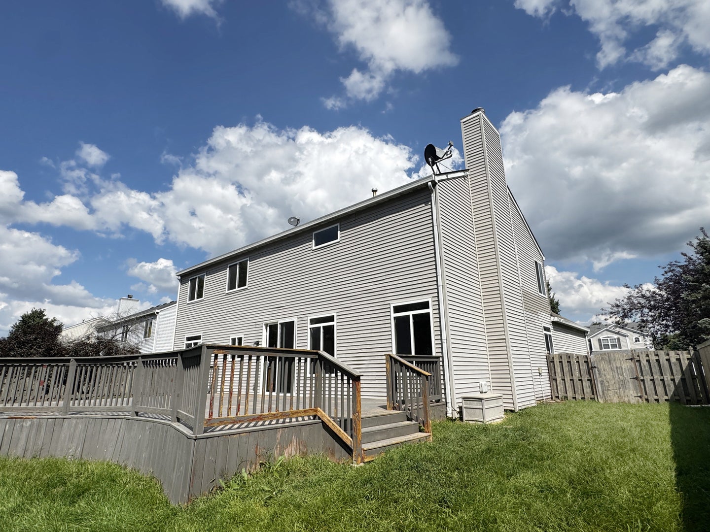 223 Paradise Parkway