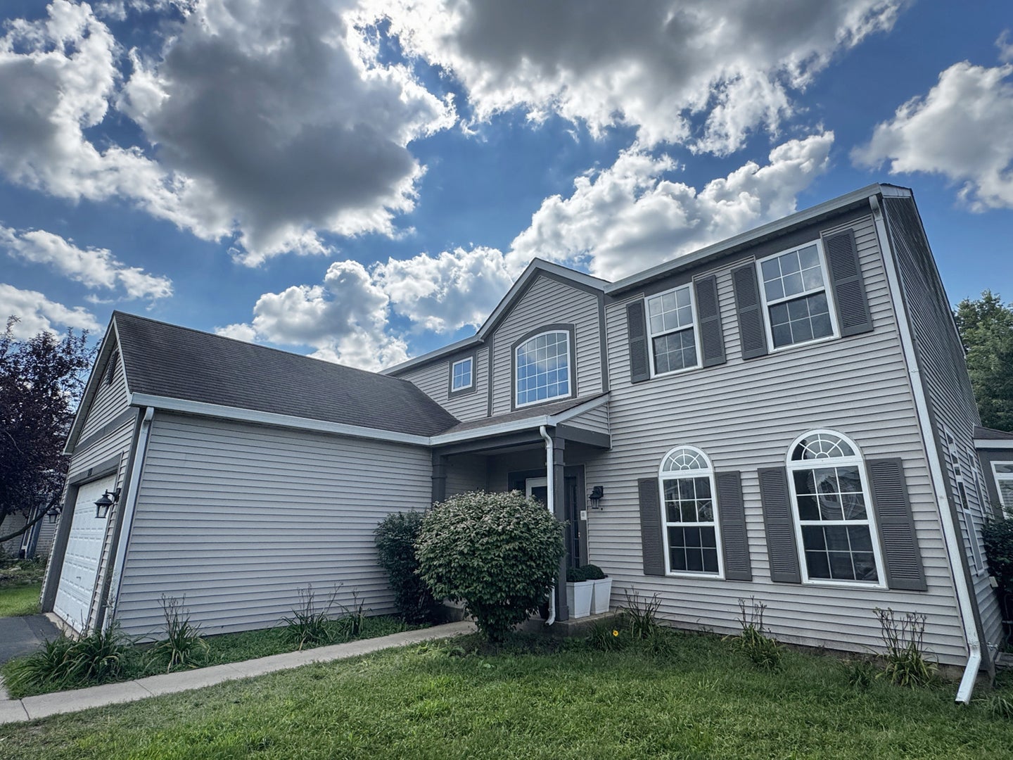 223 Paradise Parkway
