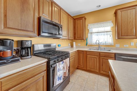 Tiny photo for 188 Breckenridge Court, Gilberts, IL 60136 (MLS # 12518462)