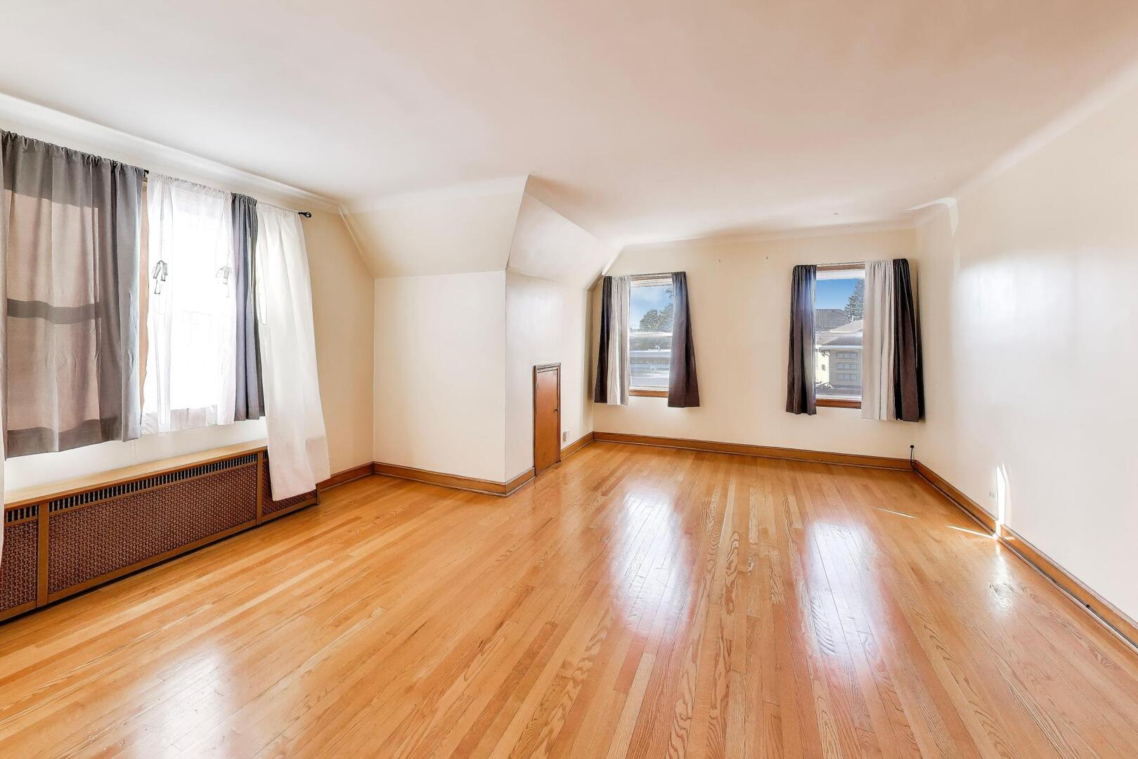 7058 S Fairfield Avenue