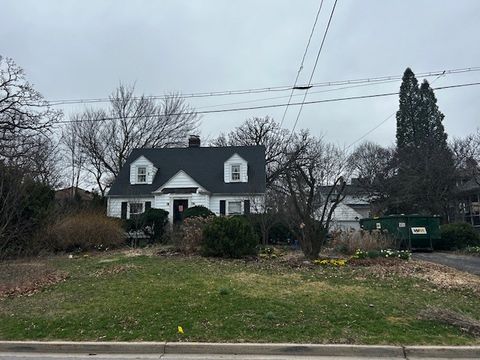 531 Maple Street Glen Ellyn IL 60137