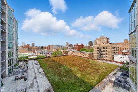 Tiny photo for 1134 W Granville Avenue #820, Chicago, IL 60660 (MLS # 12384424)