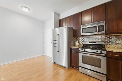 Tiny photo for 1134 W Granville Avenue #820, Chicago, IL 60660 (MLS # 12384424)
