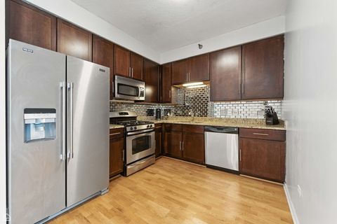 Tiny photo for 1134 W Granville Avenue #820, Chicago, IL 60660 (MLS # 12384424)