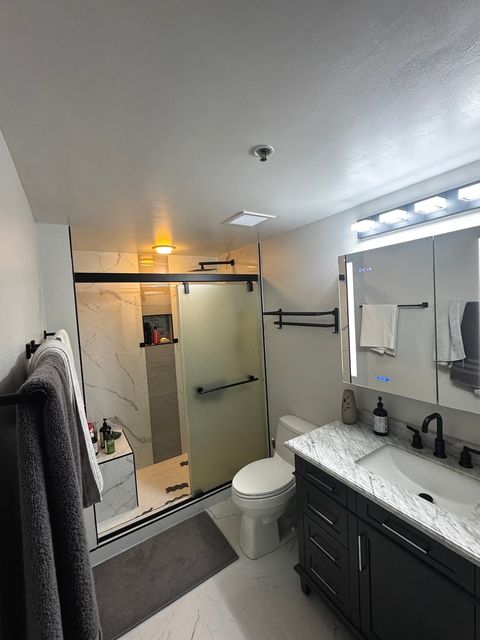 Tiny photo for 4848 N SHERIDAN Road #710, Chicago, IL 60640 (MLS # 12460268)
