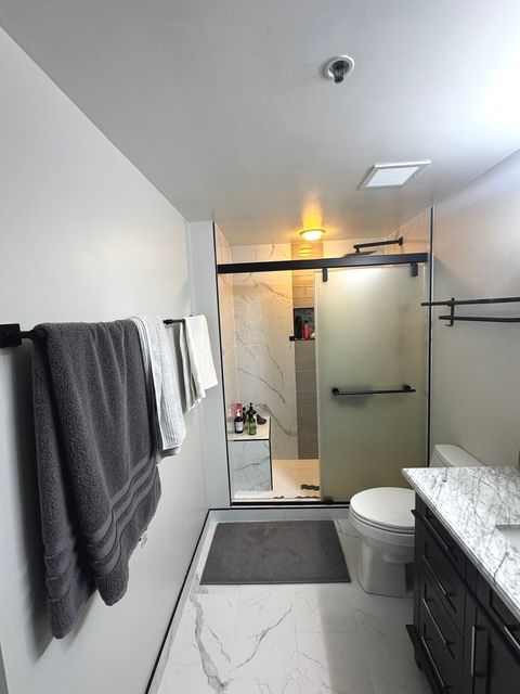 Tiny photo for 4848 N SHERIDAN Road #710, Chicago, IL 60640 (MLS # 12460268)