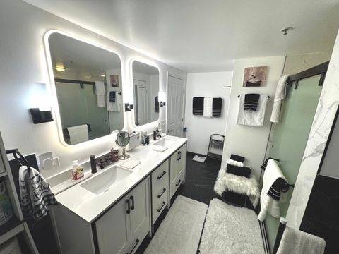 Tiny photo for 4848 N SHERIDAN Road #710, Chicago, IL 60640 (MLS # 12460268)